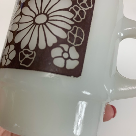 Vtg Anchor Floral Milk Glass Stackable Coffee Mugs USA Oven Proof Brown Lot Of 8 - Picture 13 of 15